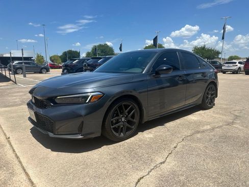 Used 2025 Honda Civic Sport image 3