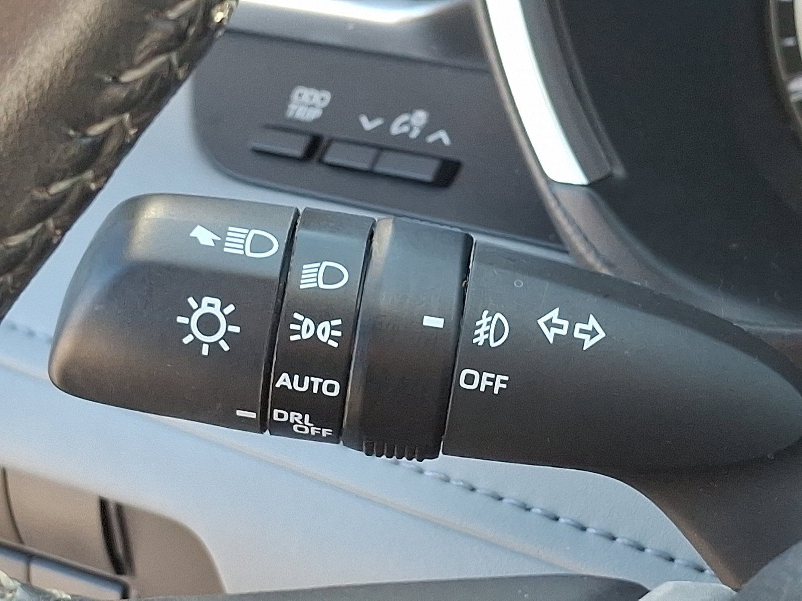 Used 2023 Toyota Highlander XLE AWD/4WD image 25