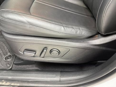 Used 2024 Kia Sorento S image 28