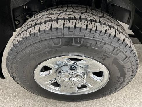 Used 2024 RAM 2500 Tradesman w/ Chrome Appearance Group AWD/4WD image 13