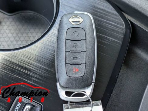 Used 2023 Nissan Rogue SV FWD image 30