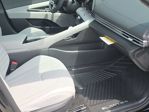 New 2026 Hyundai Elantra Limited FWD image 13