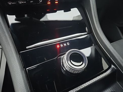 Used 2024 Jeep Grand Cherokee Altitude image 59