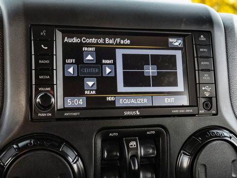 Used 2017 Jeep Wrangler Unlimited Rubicon image 29