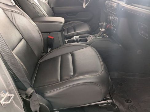 Used 2022 Jeep Wrangler Unlimited Rubicon w/ Trailer Tow Package image 32