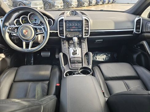 Used 2017 Porsche Cayenne S image 20