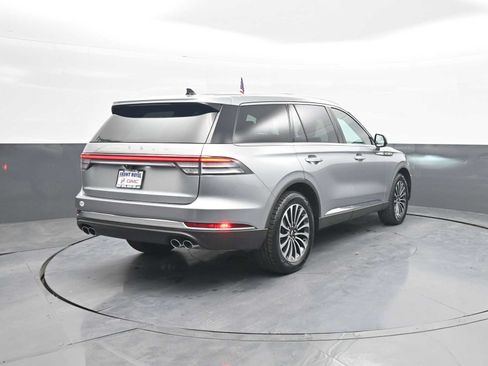 Used 2023 Lincoln Aviator AWD w/ Premium Package image 7