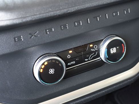 Used 2025 Ford Expedition Active AWD/4WD image 29