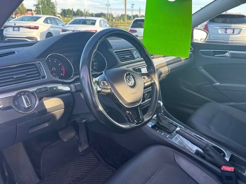 Used 2017 Volkswagen Passat 1.8T SE FWD image 10
