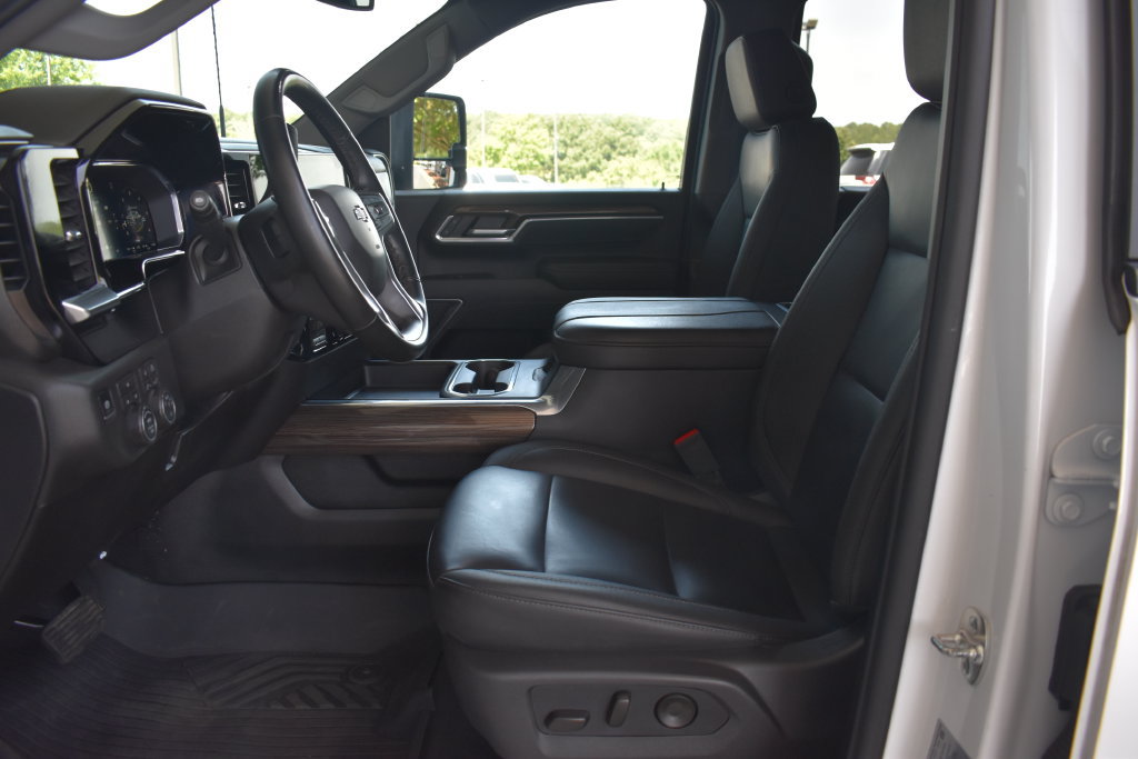 Used 2026 Chevrolet Silverado 2500 LT w/ Trail Boss Package AWD/4WD image 4