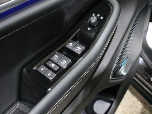 Used 2022 Jeep Grand Cherokee Overland w/ Luxury Tech Group IV image 14