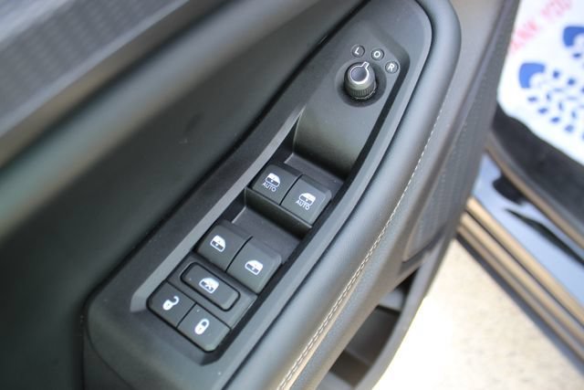 Used 2024 Jeep Grand Cherokee Altitude AWD/4WD image 9