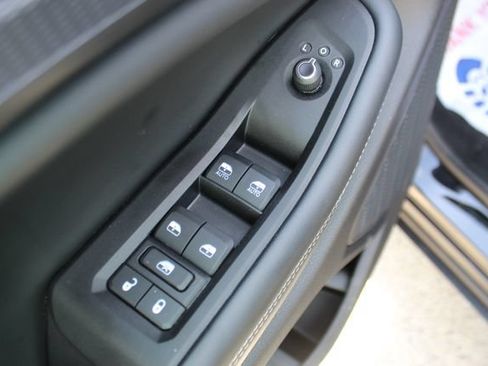 Used 2024 Jeep Grand Cherokee Altitude AWD/4WD image 9