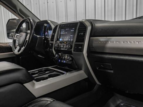 Used 2019 Ford F250 Lariat w/ Lariat Ultimate Package AWD/4WD image 12