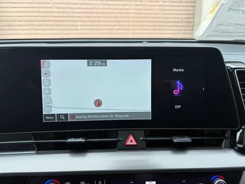 Used 2024 Kia Sportage SX image 37