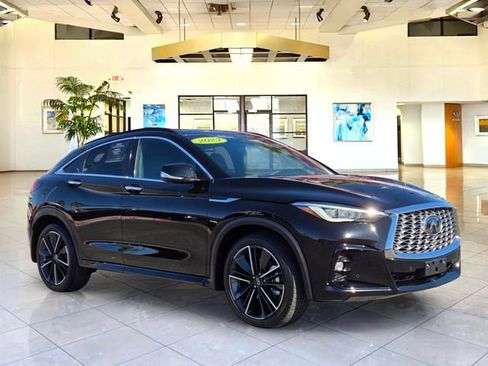 Certified 2023 INFINITI QX55 Essential AWD/4WD image 3