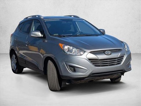 Used 2011 Hyundai Tucson GLS image 3