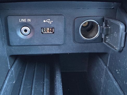 Used 2014 Ford Explorer XLT image 18