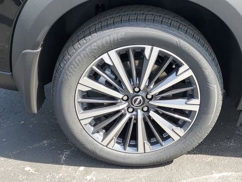 New 2026 Nissan Pathfinder Platinum image 9