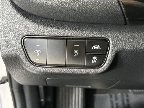 Certified 2021 Kia Seltos EX image 28