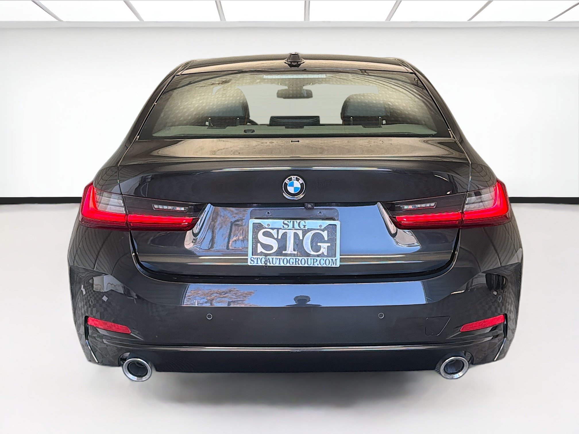Used 2023 BMW 330i Sedan w/ Driving Assistance Package RWD image 5