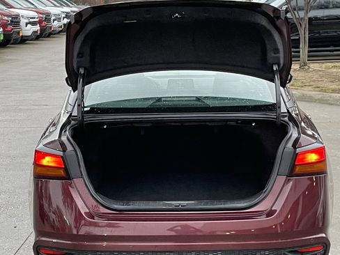 Used 2024 Nissan Altima 2.5 SV image 25