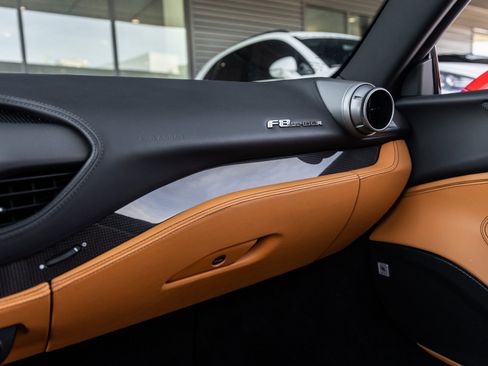 Used 2021 Ferrari F8 Tributo image 41