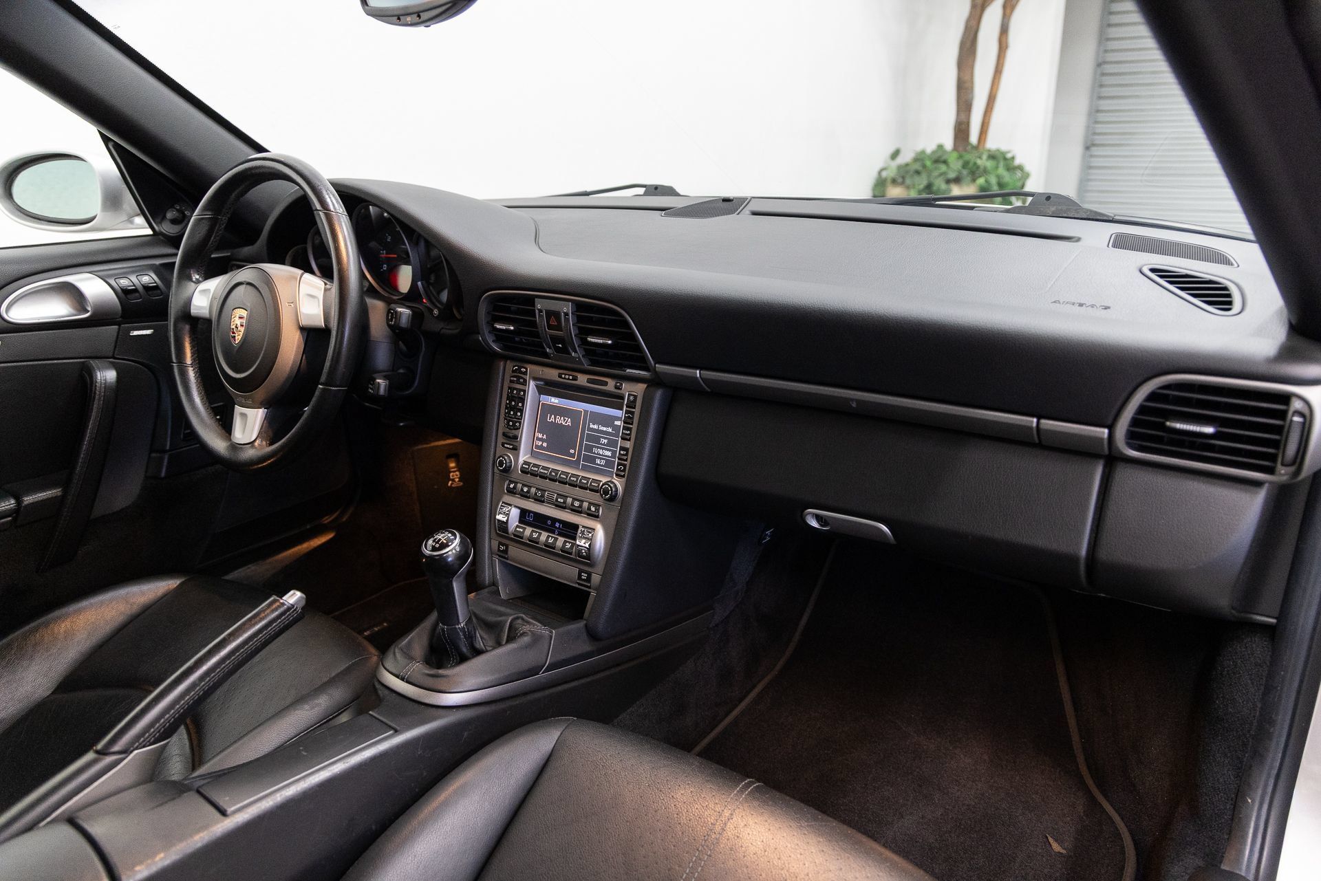 Used 2005 Porsche 911 Carrera RWD image 13