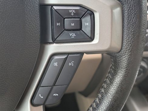 Used 2016 Ford F150 Lariat image 17