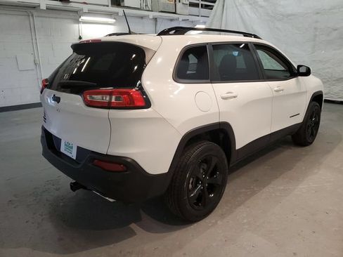 Used 2018 Jeep Cherokee Limited w/ Technology Group AWD/4WD image 6