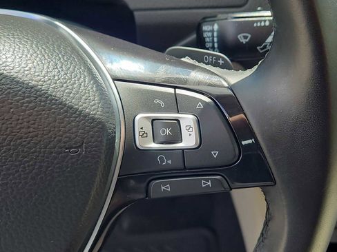 Used 2018 Volkswagen Golf SE FWD image 25