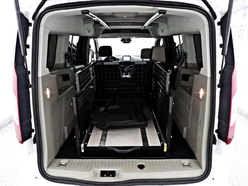 Used 2020 Ford Transit Connect XLT image 13