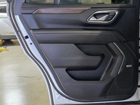 Used 2023 Chevrolet Tahoe Premier AWD/4WD image 14