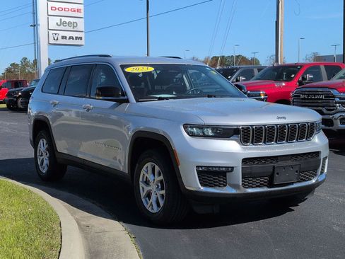 Certified 2023 Jeep Grand Cherokee L Limited image 3
