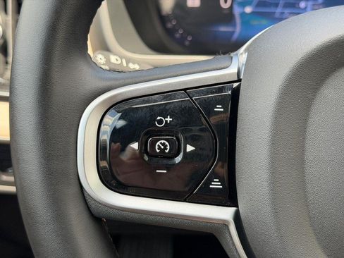 Certified 2025 Volvo XC90 B6 Plus AWD/4WD image 12