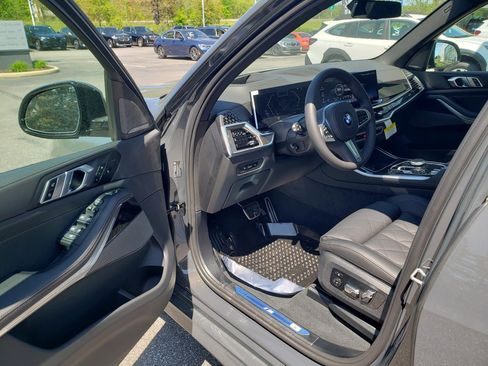 New 2026 BMW X5 xDrive40i w/ M Sport Package AWD/4WD image 10