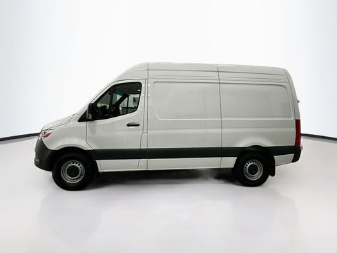 Used 2025 Mercedes-Benz Sprinter 2500 image 5