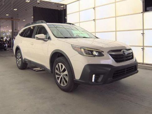 Used 2021 Subaru Outback Premium w/ Popular Package #1 AWD/4WD image 3