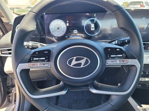 New 2025 Hyundai Elantra Limited image 12