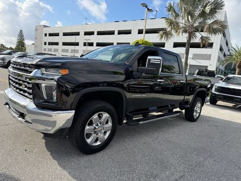 Used 2022 Chevrolet Silverado 2500 LTZ w/ LTZ Convenience Package RWD image 3
