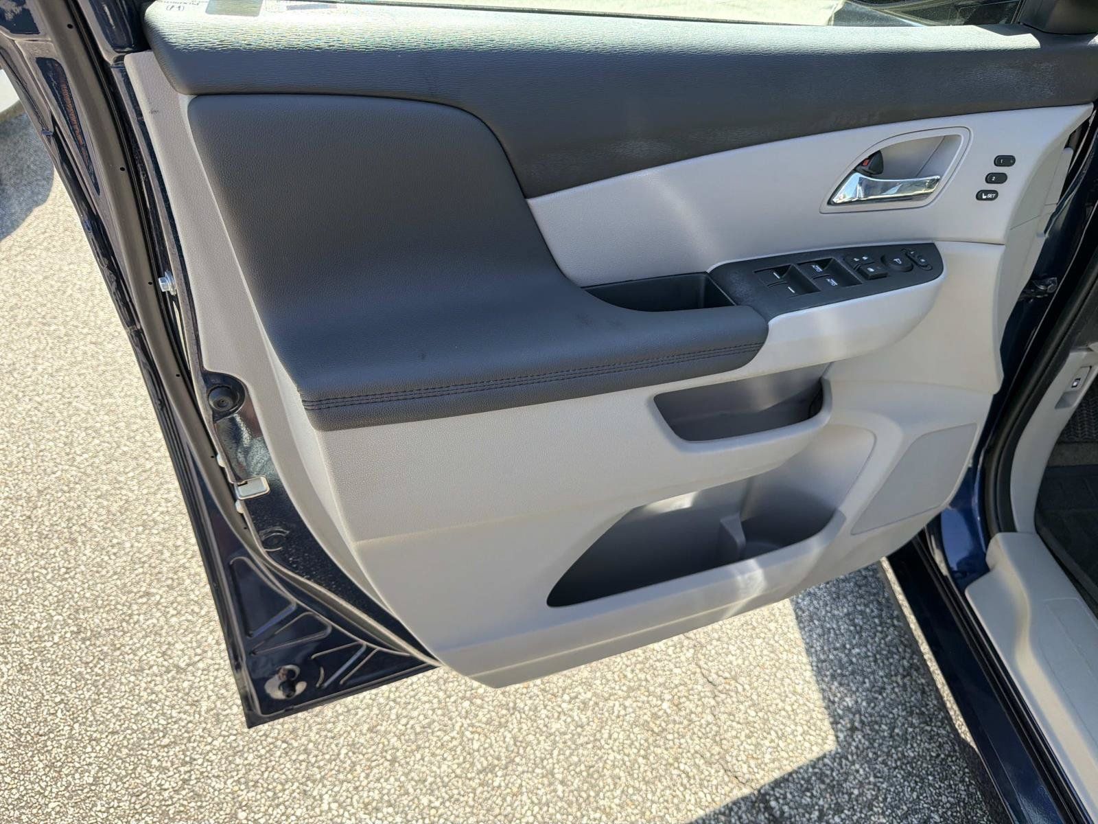 Used 2016 Honda Odyssey Touring image 11
