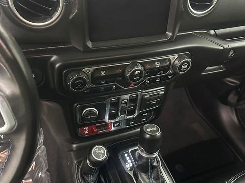 Used 2022 Jeep Wrangler Unlimited Rubicon 4xe w/ Steel Bumper Group image 18