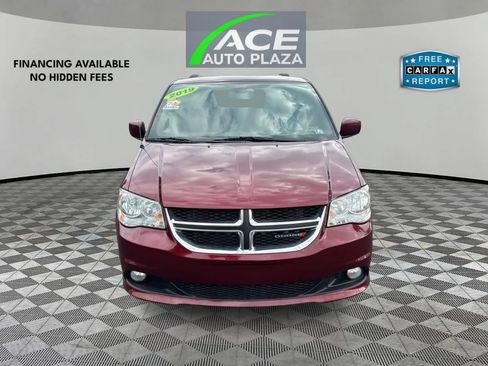 Used 2019 Dodge Grand Caravan SXT w/ Driver Convenience Group FWD image 3