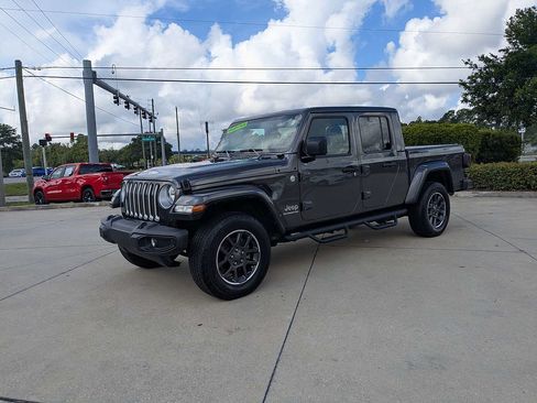 Used 2022 Jeep Gladiator Overland w/ Trailer Tow Package AWD/4WD image 7