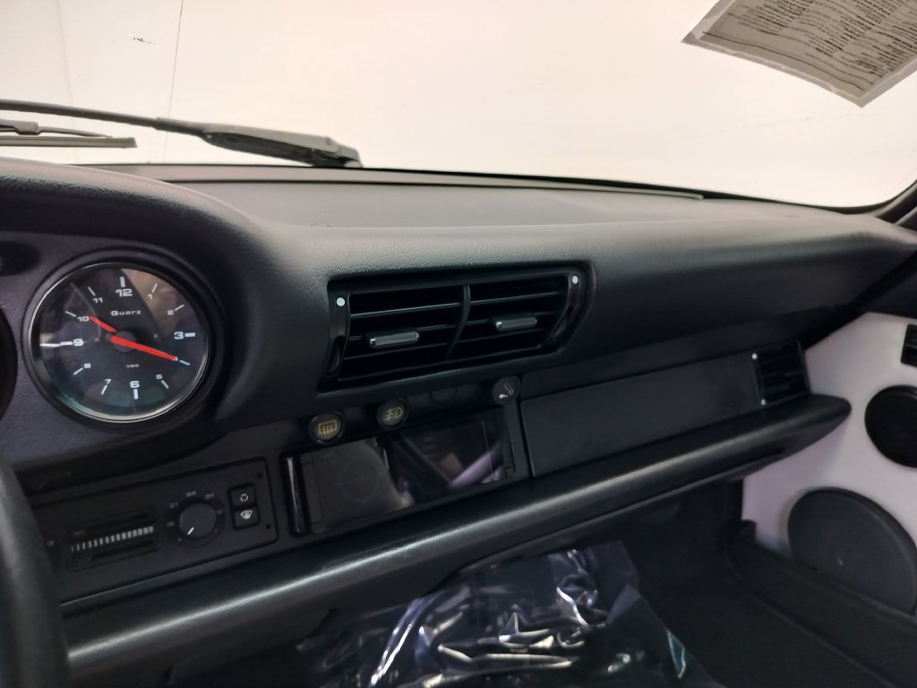 Used 1992 Porsche 911 Carrera RWD image 19