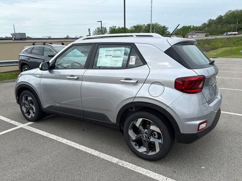 New 2026 Hyundai Venue SEL FWD image 3