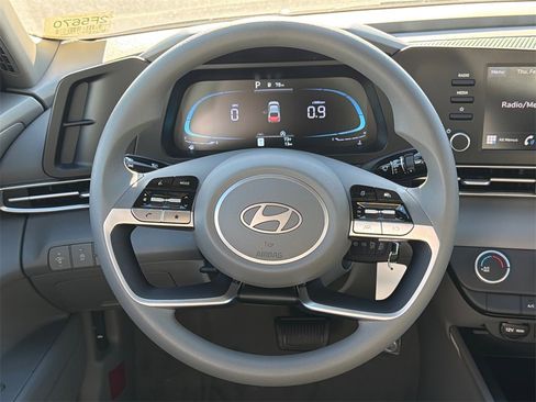 New 2026 Hyundai Elantra SE image 23