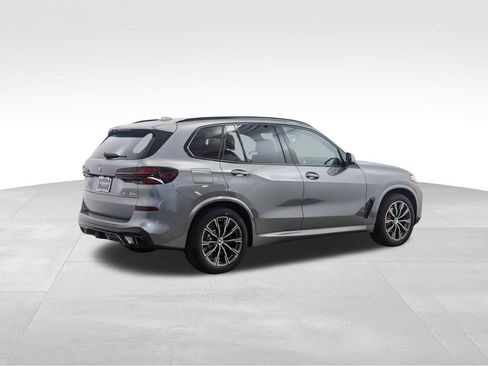 New 2026 BMW X5 xDrive50e image 5