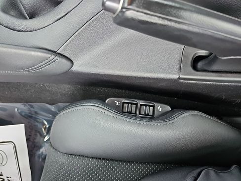 Used 2024 Nissan Z Performance w/ Floor Mat Package RWD image 31