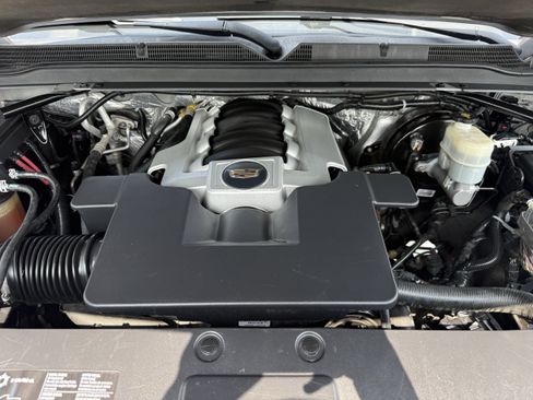 Used 2016 Cadillac Escalade Luxury RWD image 33